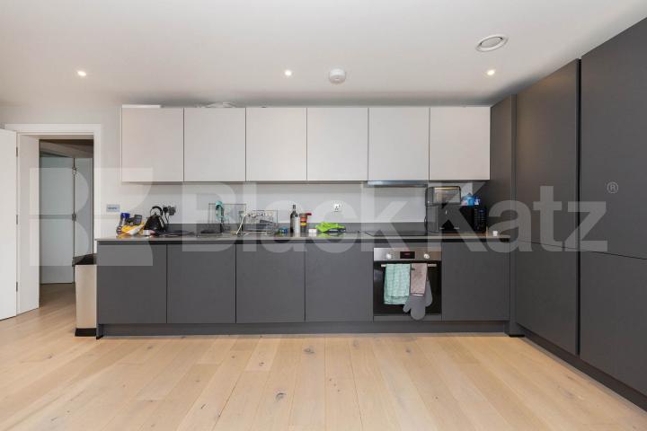 Spacious two bedroom and two bathroom with a large private balcony Tottenham Lane, Crouch End